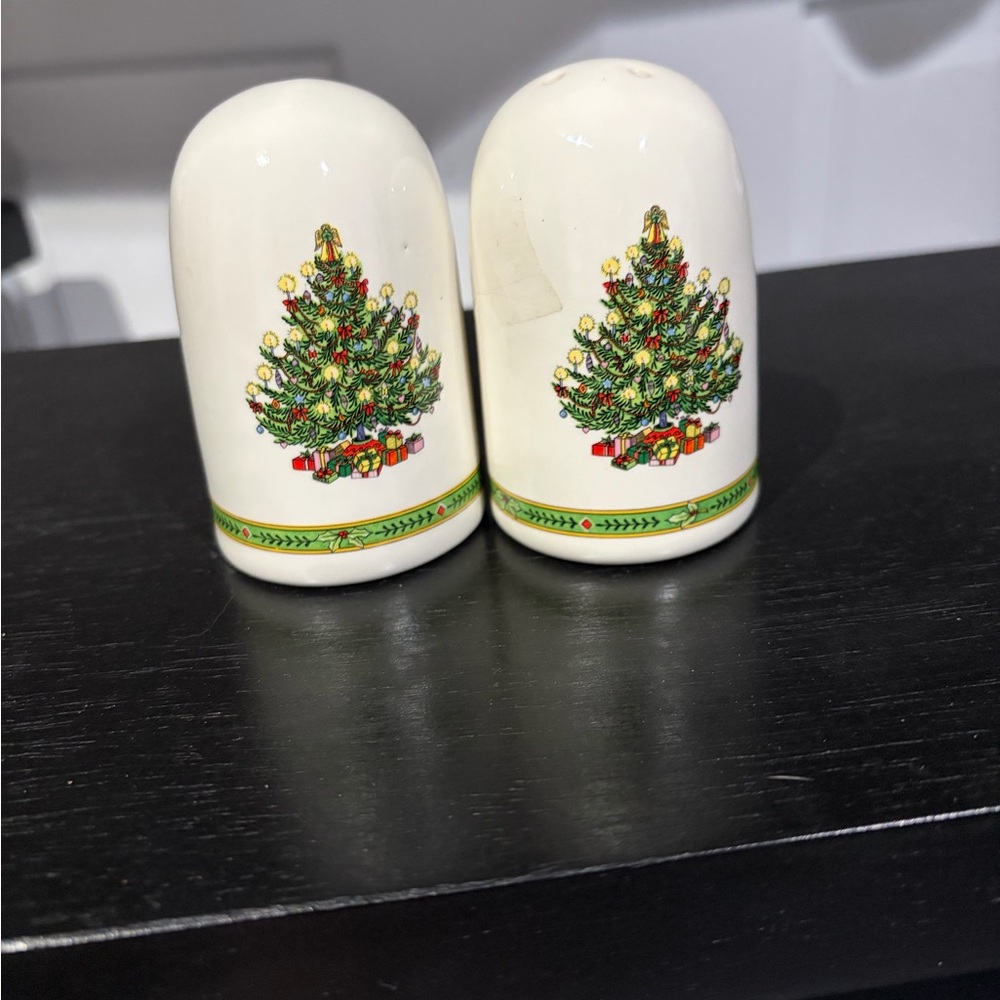Holiday Christmas Tree Salt and Pepper Shakers